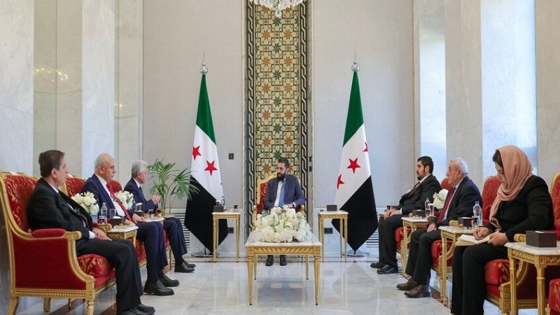 الشرع يؤكد الالتزام بحقوق الأكراد دستوريا