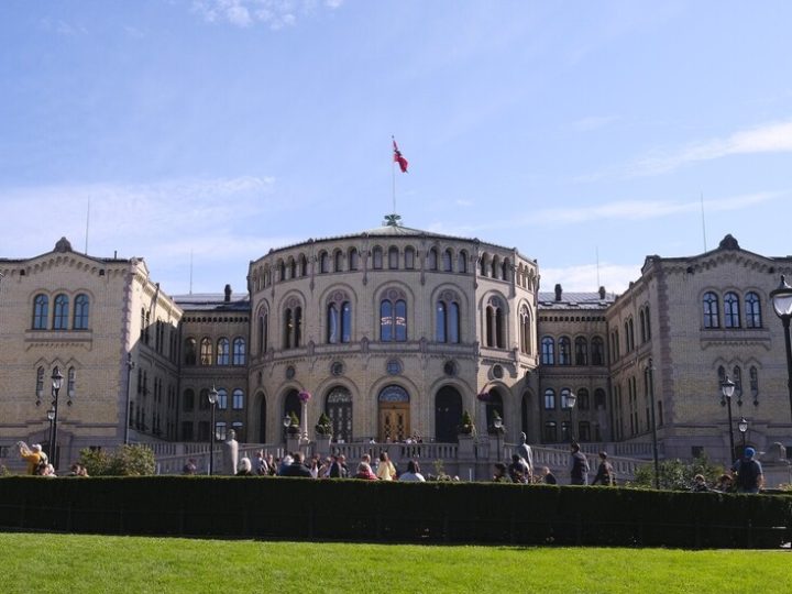 البرلمان النرويجي يصوت بأغلبية ساحقة للإبقاء على النظام الملكي في البلاد