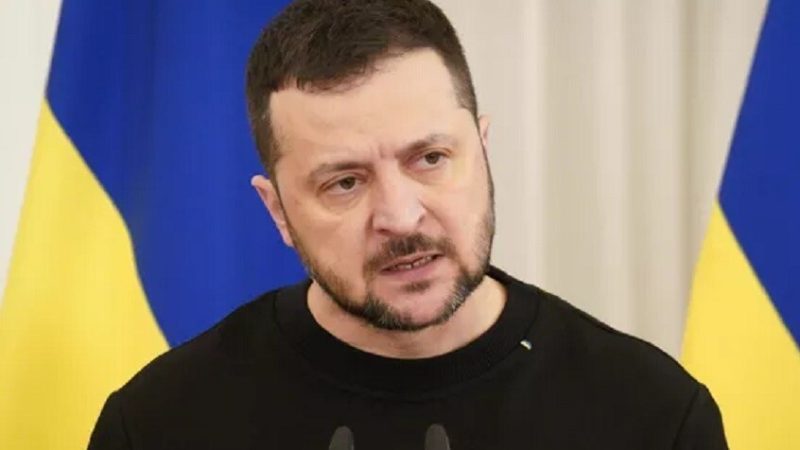 زيلينسكي يعلن تعديلا في نهج فريقه التفاوضي بعد ضربات روسية على أوكرانيا