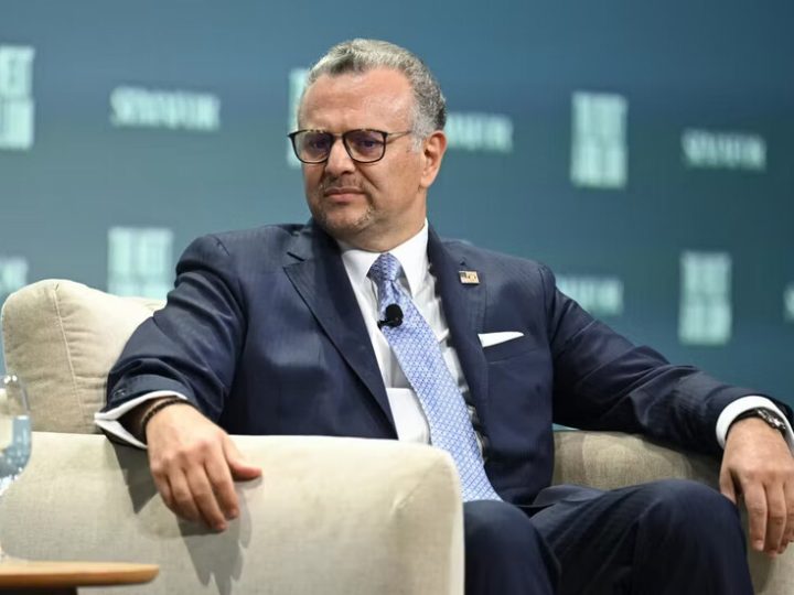 مستشار الرئيس الأمريكي يكشف عن لقاء جمع مسؤولين من غرب وشرق ليبيا في باريس