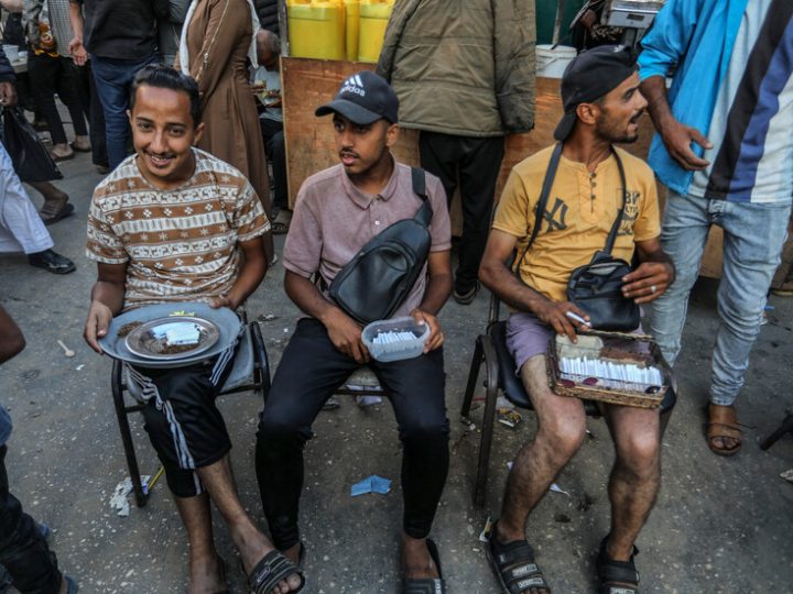 بعد 71 ألف قتيل… إسرائيل “قلقة” على صحة غزة من التدخين!