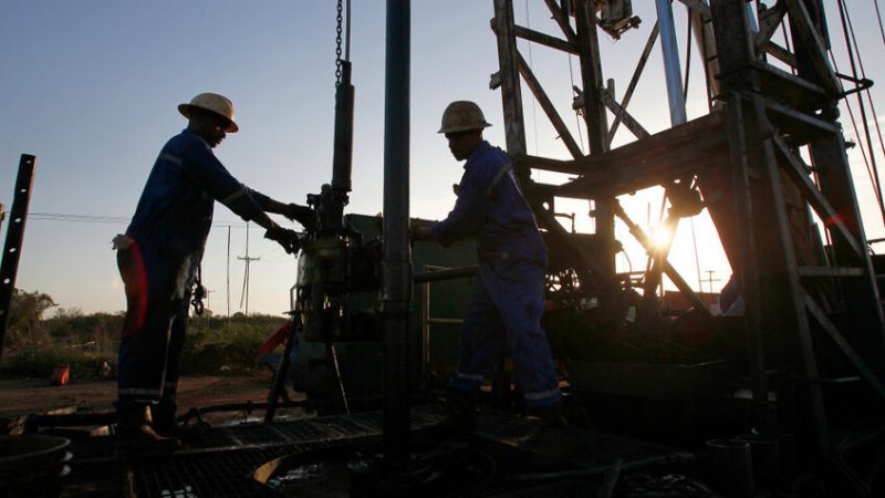 مصادر: واشنطن ستصدر ترخيصا لإنتاج النفط في فنزويلا