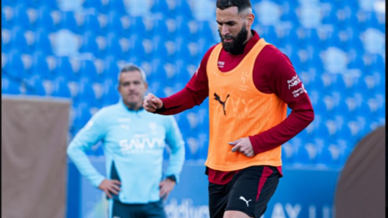 بنزيما يشبه الهلال بريال مدريد بعد أول مران له مع الفريق السعودي