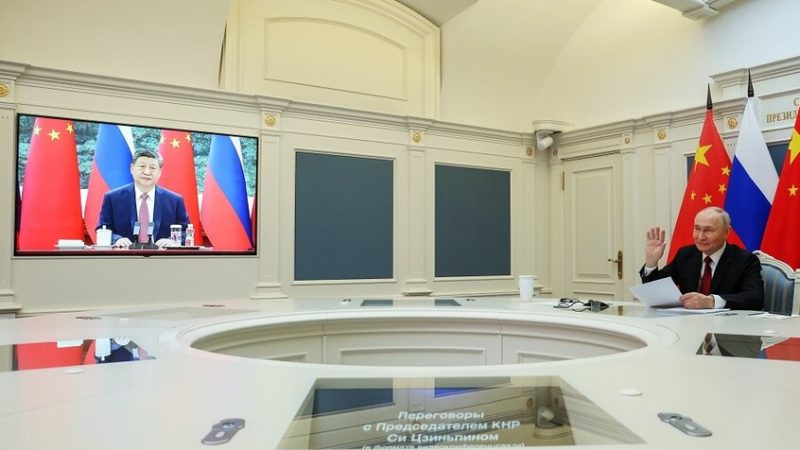 أوشاكوف: شي دعا بوتين لزيارة الصين