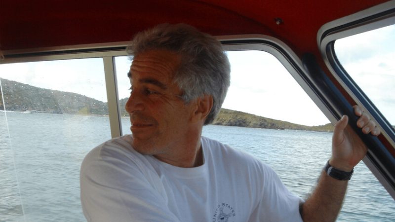 “جنس جماعي وراقصات استعراضيات”.. فضيحة جديدة مدوية تطال الأمير السابق أندرو وجيفري إبستين