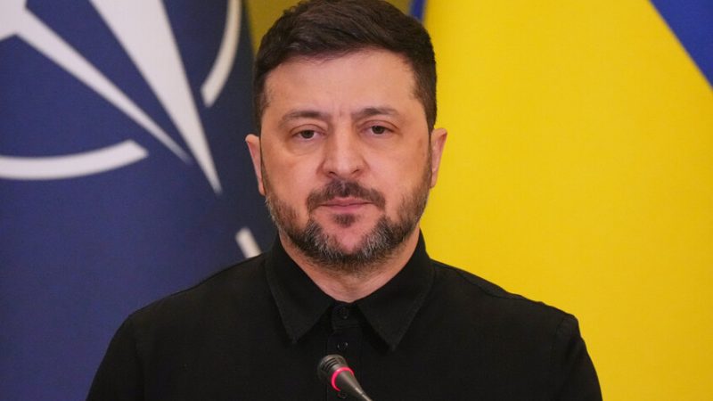 زيلينسكي يتوقع تبادل الأسرى بعد المحادثات في الإمارات