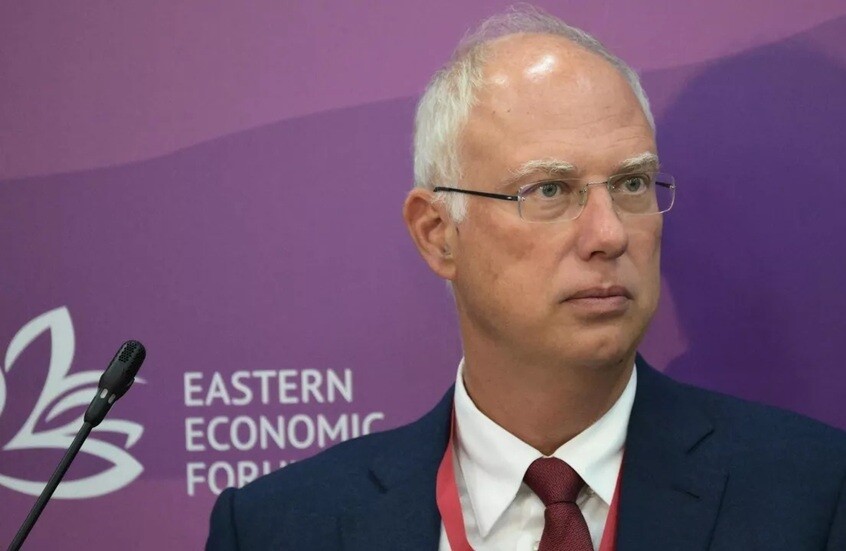 دميترييف: وسائل الإعلام تحاول “إنقاذ العصابة الليبرالية الفاسدة” عبر ربط إبستين بروسيا