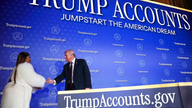 “كان مزيفا”.. “المعجبة الأولى” بالرئيس ترامب تشكك في الهبوط على القمر العام 1969 (فيديو)