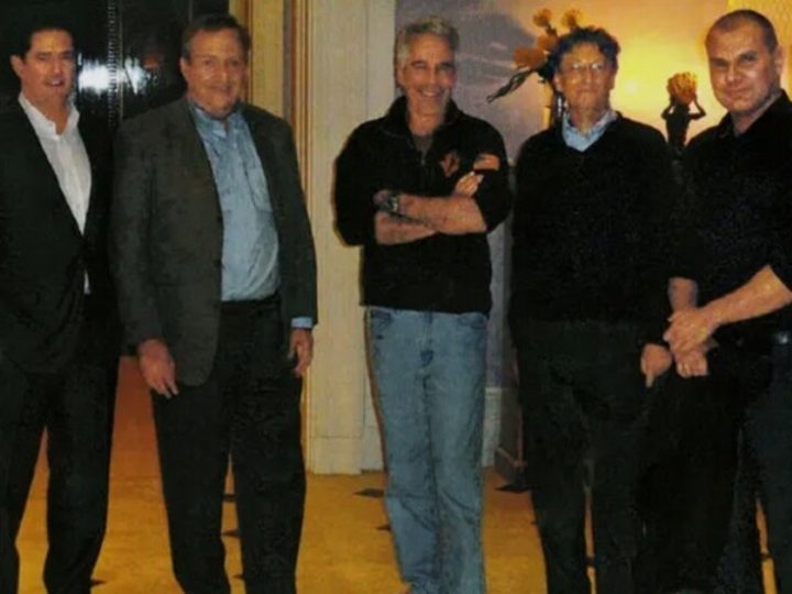 دعوة لمساءلة بيل غيتس تحت القسم بشأن علاقته بإبستين