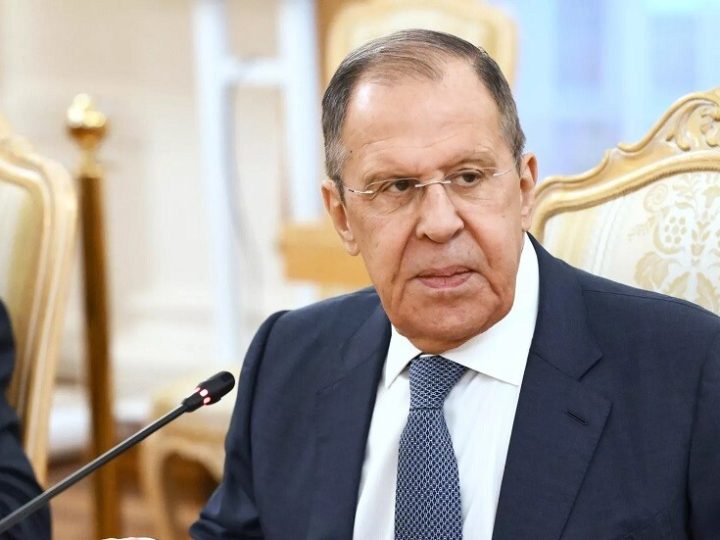 لافروف: عدم تحديد ماكرون موعدا لمكالمة مع بوتين “دبلوماسية مثيرة للشفقة”