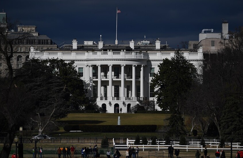 البيت الأبيض يحذر إيران من عدة خيارات يمتلكها ترامب غير الدبلوماسية