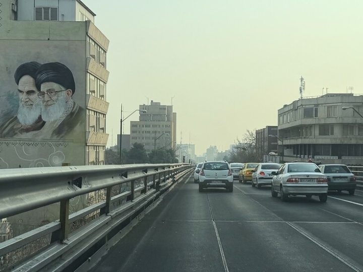 الولايات المتحدة تحث مواطنيها على مغادرة إيران “الآن”