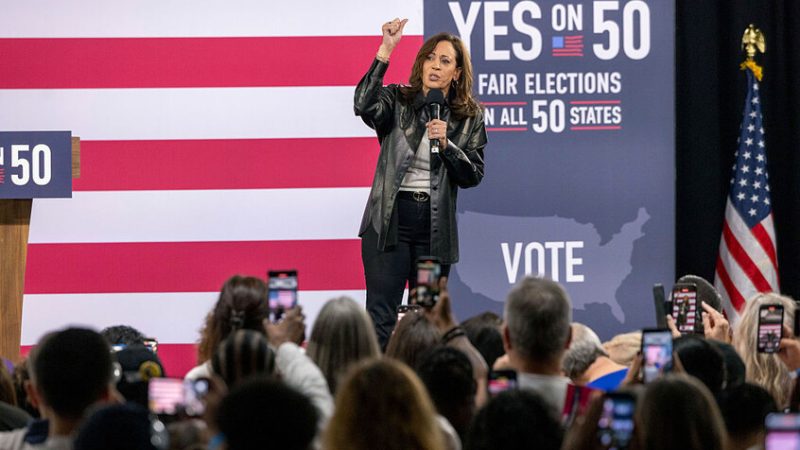 هاريس تعيد تفعيل حساب حملتها الانتخابية على مواقع التواصل