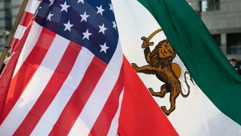 “ذا ناشيونال”: واشنطن تعمل على إعداد خطط انتقالية لإيران