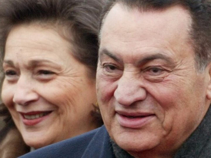 هل تجازوت سوزان مبارك صلاحياتها  بشأن أموال مكتبة الإسكندرية؟