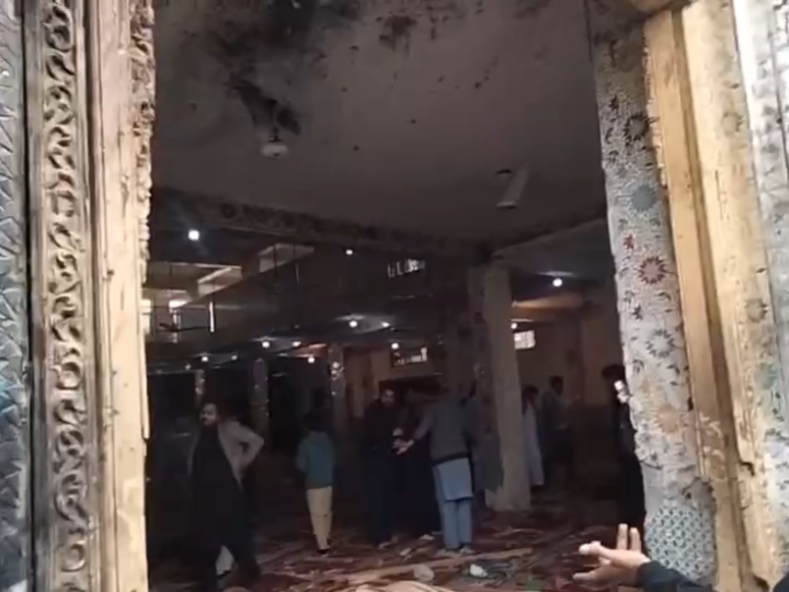 “فعل فرعوني”.. مقتدى الصدر يدين تفجيرا داخل مسجد في باكستان (فيديو)