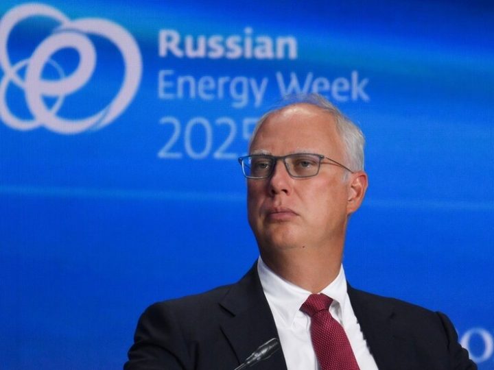 دميترييف: وسائل الإعلام الغربية المنتقدة لروسيا تتصرف بنفس الطريقة تجاه الولايات المتحدة