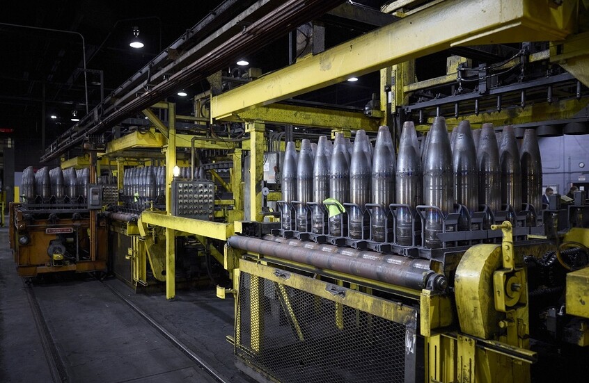 البنتاغون يعتزم تغريم شركتين دفاعيتين لتأخرهما في تسليم شحنات إلى أوكرانيا