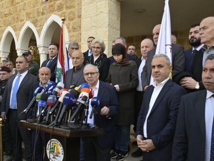 رئيس الحكومة اللبناني يزور الجنوب: التزام كامل بإعادة الإعمار والتعافي