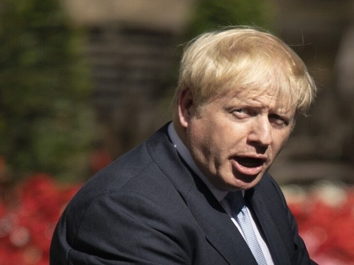 بوريس جونسون يدعو لمعاقبة سفير بلاده السابق في واشنطن بسبب صلاته بإبستين