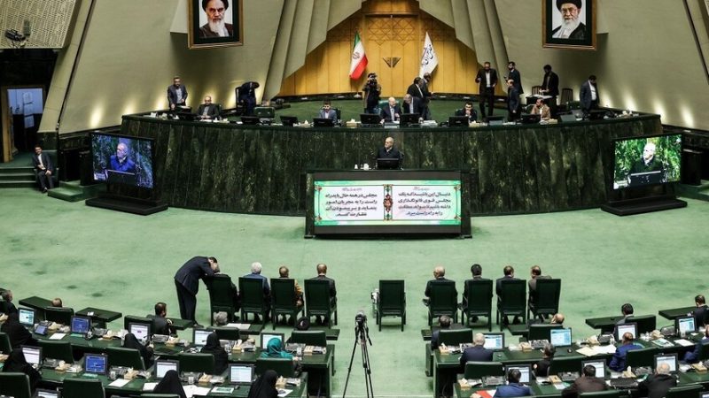 “أضرب موقعين وأنتم تردون”.. نائب إيراني يكشف تفاصيل رسالة ترامب إلى طهران