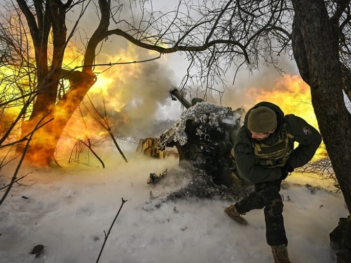 استخباراتي أمريكي: روسيا بدأت مرحلة جديدة من العملية العسكرية ستؤدي إلى استسلام كييف