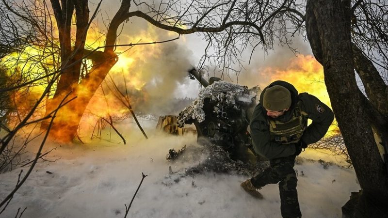 استخباراتي أمريكي: روسيا بدأت مرحلة جديدة من العملية العسكرية ستؤدي إلى استسلام كييف