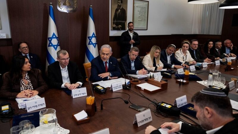 إعلام إسرائيلي: الأمريكيون ساذجون للغاية وكوشنر وويتكوف يضللان ترامب