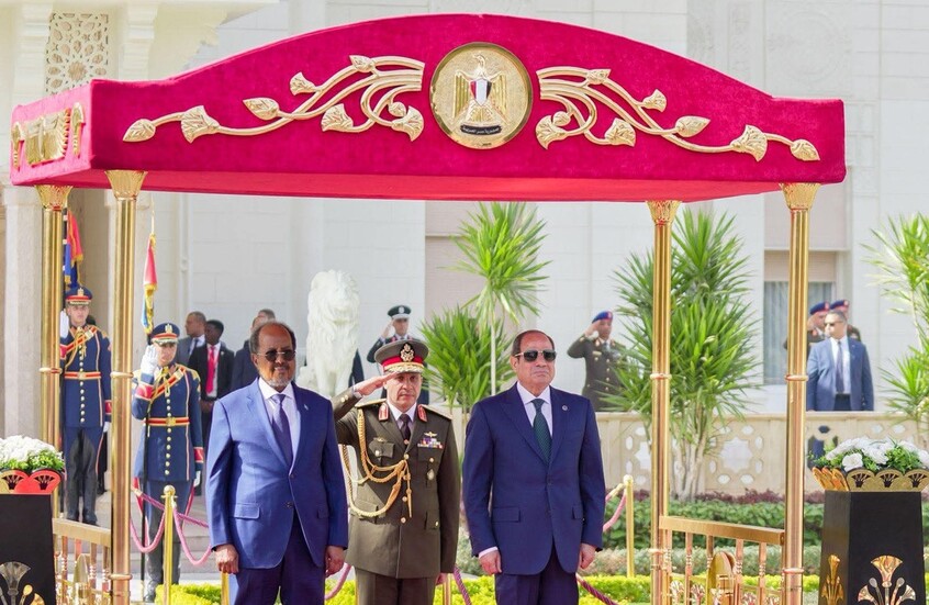 السيسي يؤكد نشر قوات مصرية في الصومال