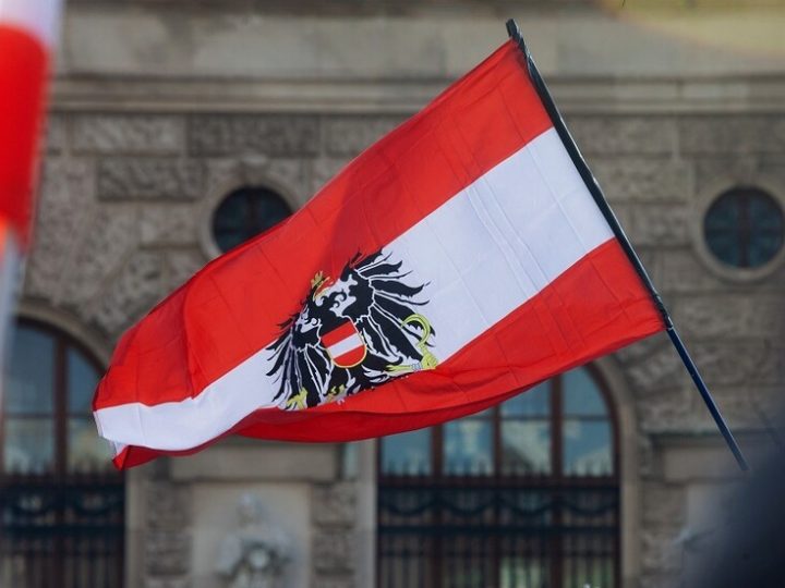 فيينا تشهد مظاهرة مناهضة للحكومة لمنع التقارب مع حلف “الناتو”