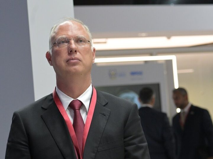 دميترييف يتوقع استقالة وشيكة لستارمر بعد رحيل مدير مكتبه بفضيحة