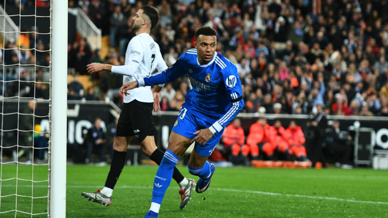 ريال مدريد يتجاوز عقبة فالنسيا ويواصل مطاردة برشلونة على صدارة “الليغا”