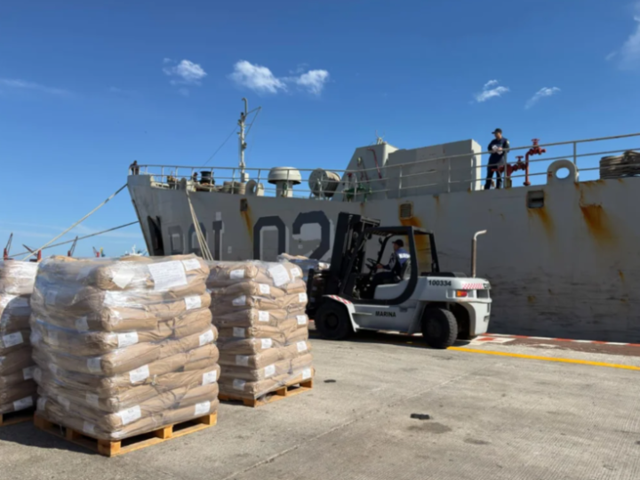 المكسيك ترسل 814 طن مساعدات إلى كوبا
