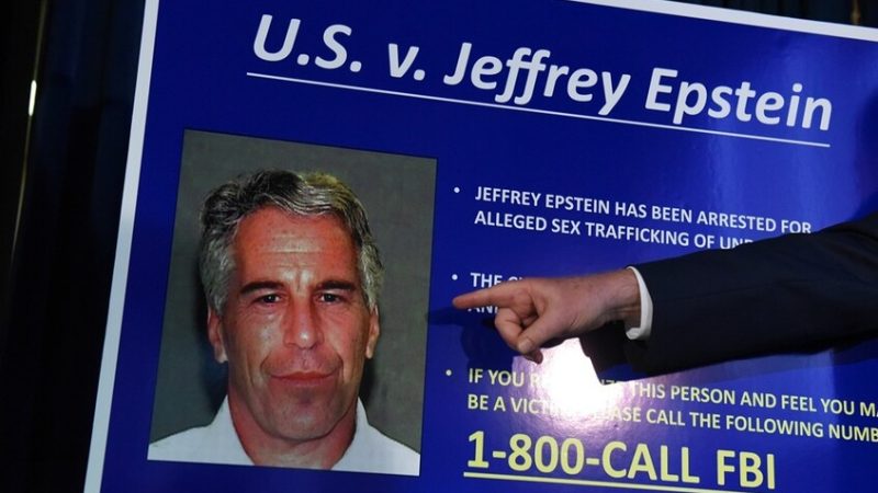 “أسوشيتد برس”: تحقيقات شاملة تنفي وجود شبكة اتجار منظمة أدارها إبستين لخدمة النخب