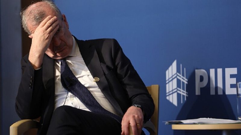 محافظ البنك المركزي الفرنسي يستقيل ورسالة وداع بعد 11 عاما من القيادة