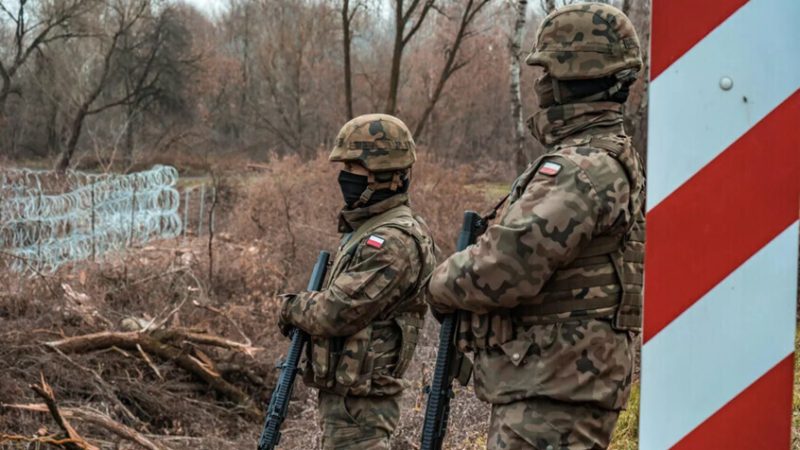 وزير الدفاع البولندي: سنزيد عدد أفراد الجيش إلى 500 ألف جندي