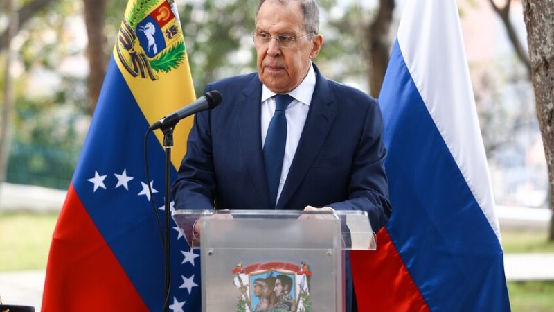 لافروف: نجدد التعبير عن تضامننا مع شعبي فنزويلا وكوبا