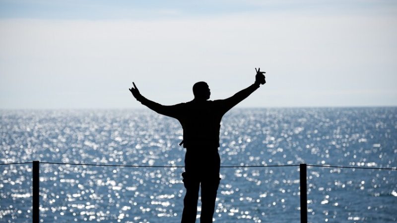 أدميرال بحري يحدث الطريقة الأمريكية لمواجهة فنزويلا وإيران!