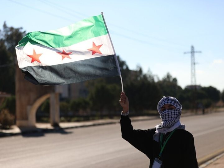 الجيش الإسرائيلي يعلن تدمير مخزن أسلحة لتنظيم “الجماعة الإسلامية” جنوب سوريا (فيديوهات)