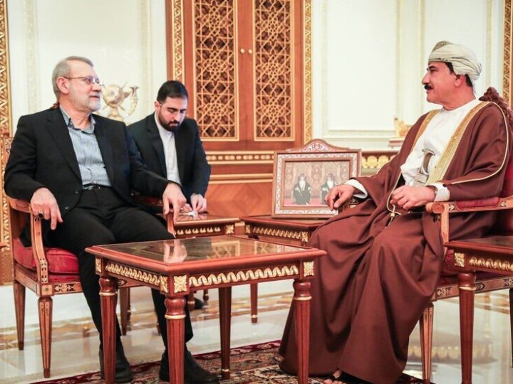 لاريجاني في جولة إقليمية والخارجية الإيرانية تتحدث عن “إمكانية تغيير فريق التفاوض”