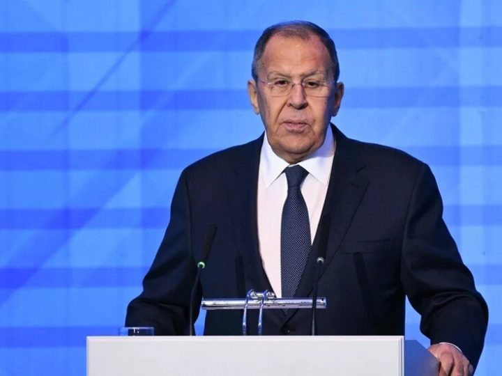 لافروف: زيلينسكي كان يتصرف كالمهرج بعد لقائه بوتين في 2019