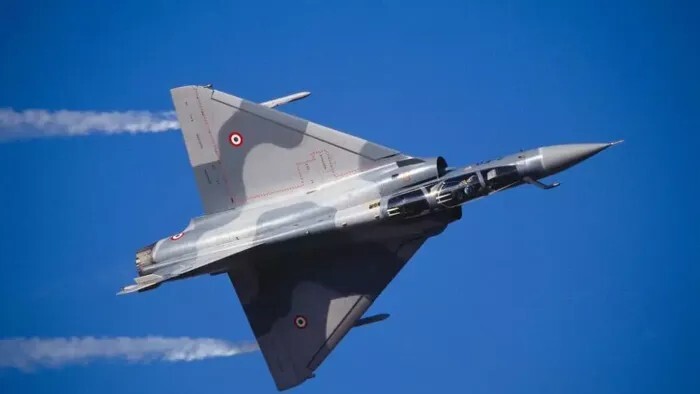 صحيفة: فرنسا تستعد لتسليم أوكرانيا طائرتين مقاتلتين من طراز ميراج 2000 من احتياطياتها