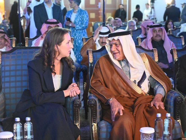 قناة آرتي توقع مذكرة تفاهم للتعاون الإعلامي مع صحيفة “الرياض” (صور + فيديو)