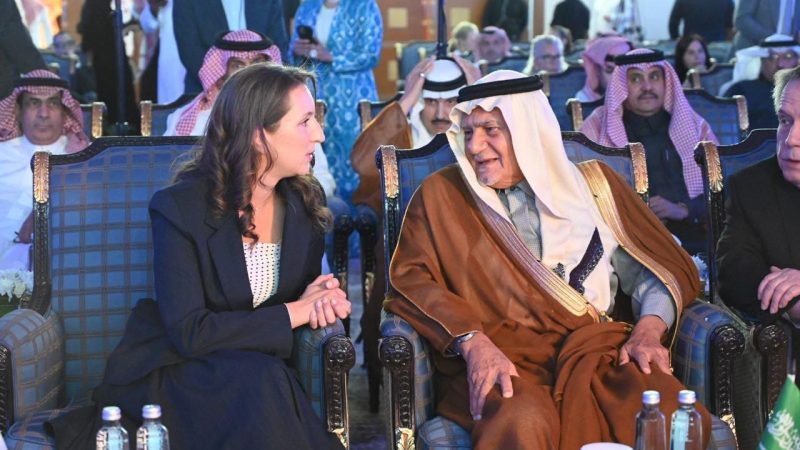 قناة آرتي توقع مذكرة تفاهم للتعاون الإعلامي مع صحيفة “الرياض” (صور + فيديو)