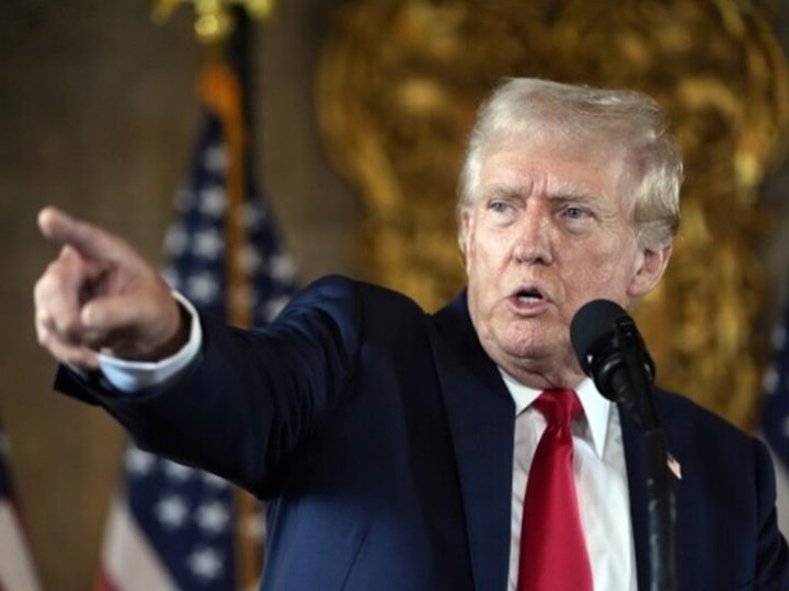 أبلغ عنه في 2006.. وثيقة جديدة تكشف اتصال ترامب بالشرطة عقب فتح تحقيق في قضية المجرم الجنسي إبستين