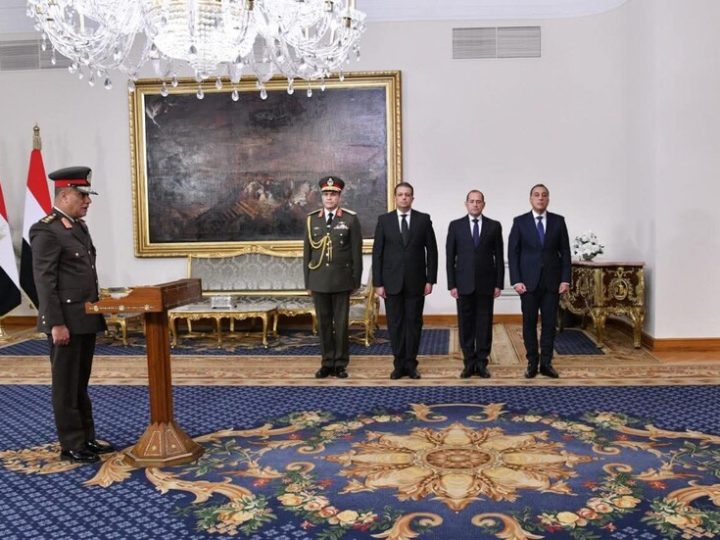 لماذا لم يعرض تعيين وزير الدفاع على البرلمان؟.. جدل في مصر بعد مفاجأة التعديل الوزاري