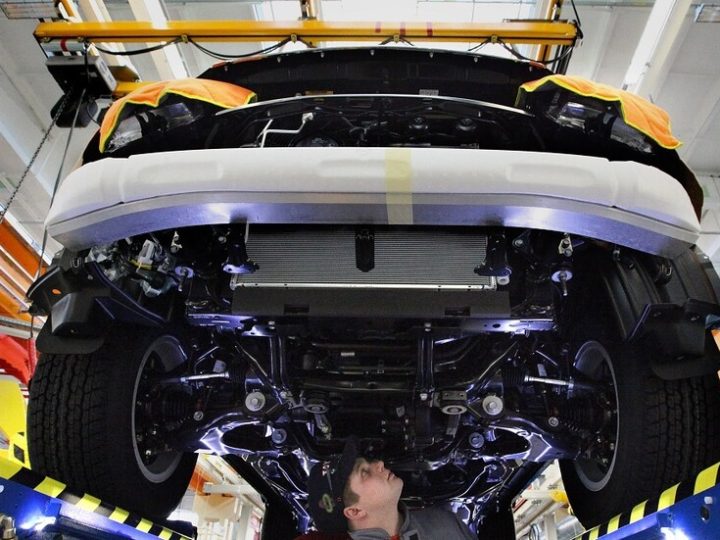 روسيا.. ستتم إعادة تشغيل مصنعين للسيارات