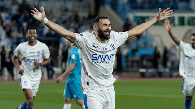 مسؤول في رابطة الدوري السعودي يكشف مصدر تمويل صفقة بنزيما