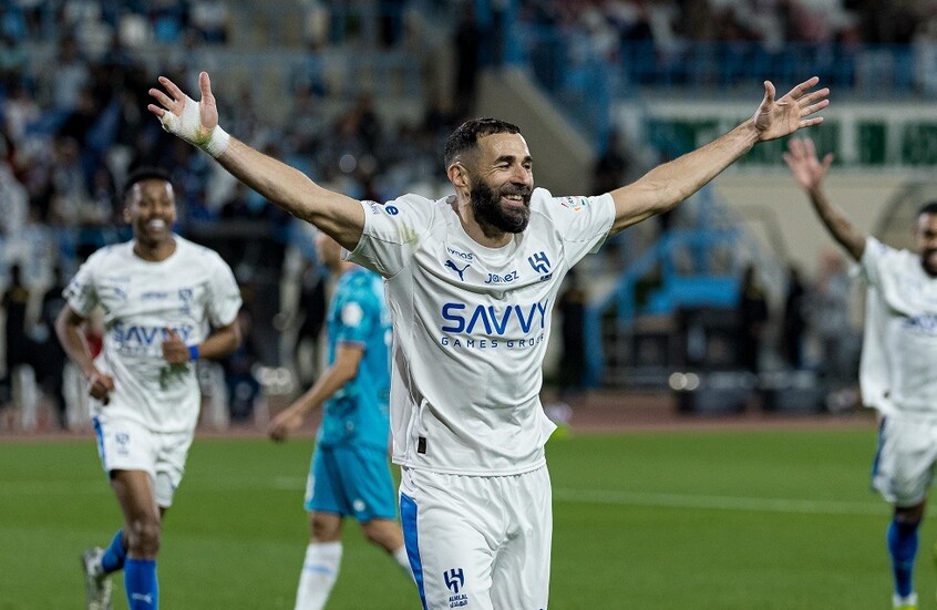 مسؤول في رابطة الدوري السعودي يكشف مصدر تمويل صفقة بنزيما