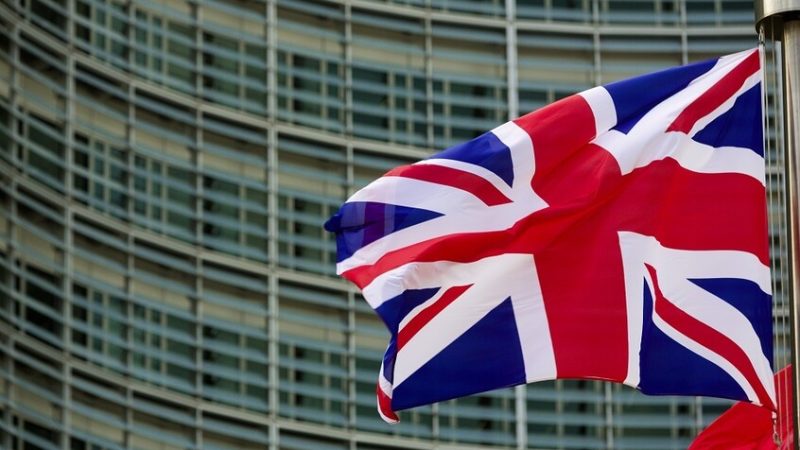 الملياردير راتكليف: المهاجرون استعمروا بريطانيا